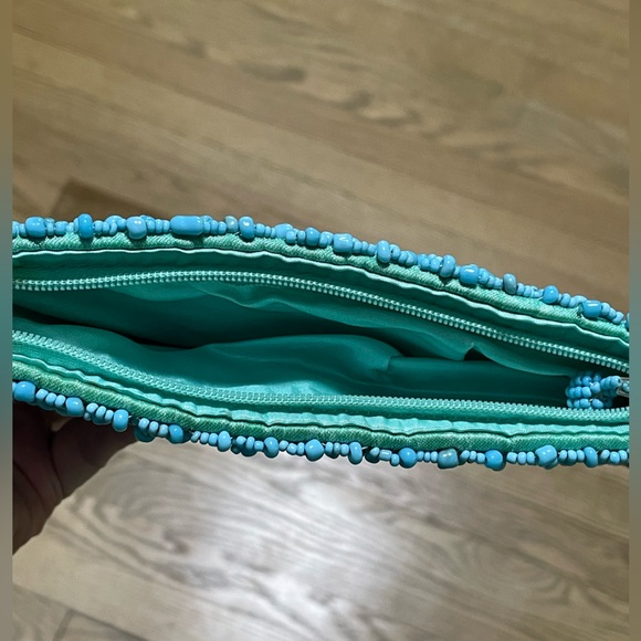BALI HAI Handmade Beaded Turquoise Wristlet Zippered Clutch - Picture 5 of 7